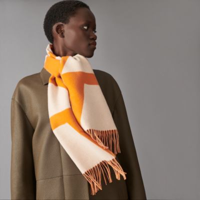 男性に人気！ HERMES カシミアマフラー Casaque Do Re Boucles